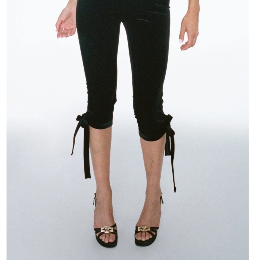 Miaou Black Tie-Hem Capri Pants